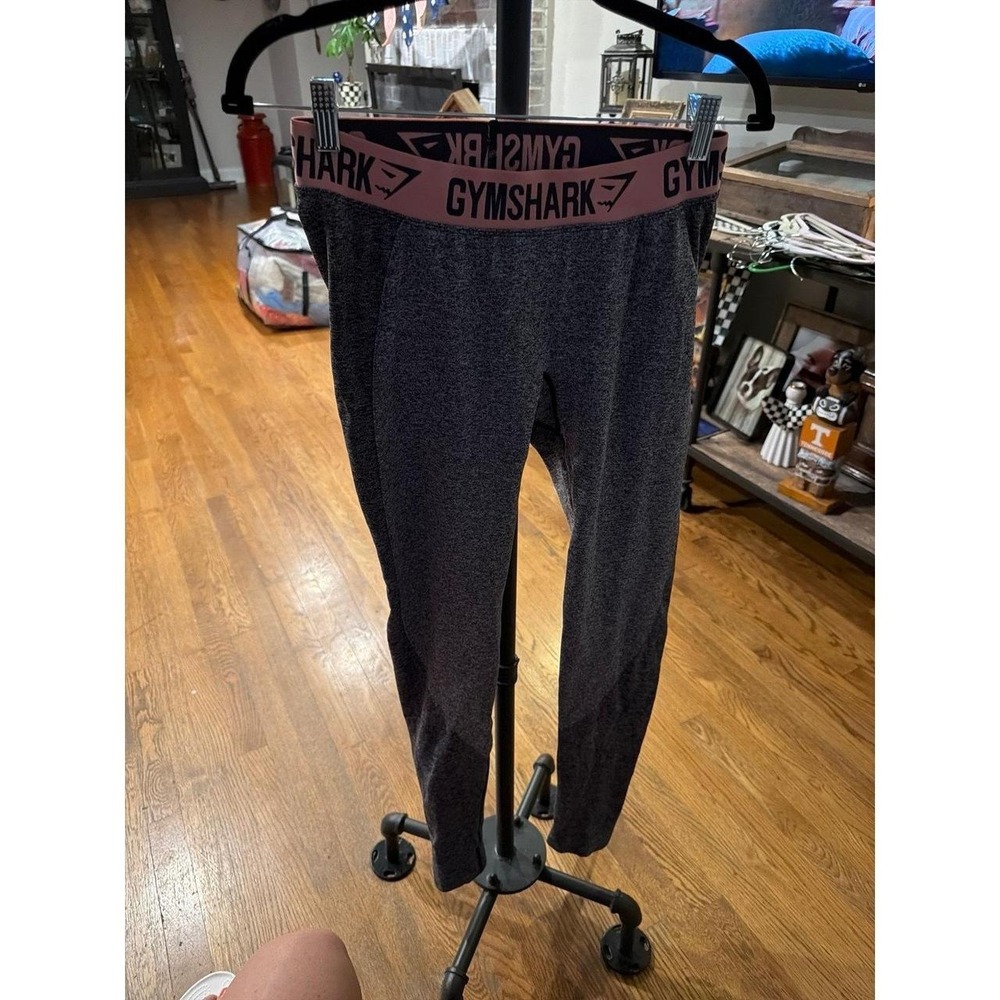 Gymshark Flex leggings featuring a distinct pink waistband L